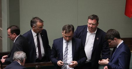 Pedofilia w Kodeksie karnym. PiS może się wycofać z jednego z zapisów