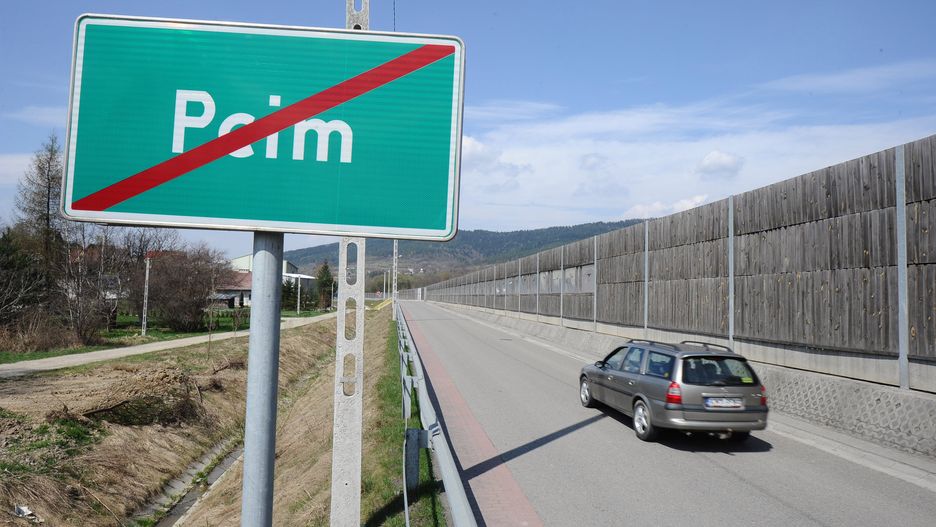 LGBT i zdrada. Księdzu z Pcimia nie spodobał się mural z kogutem