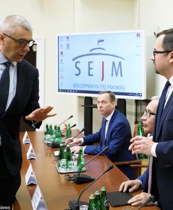 Zamieszanie z dokumentami ws. Donalda Tuska. Poczta odpowiada na drwiny posła