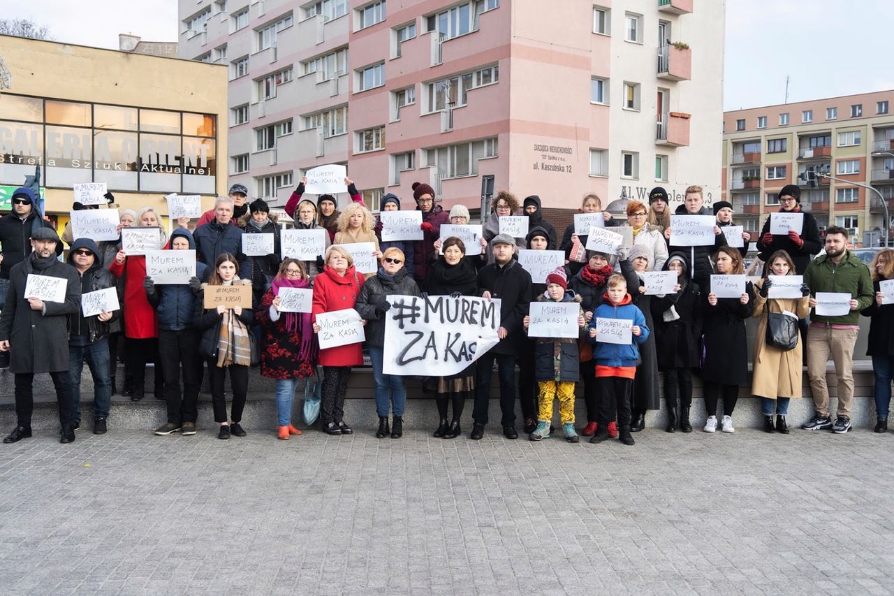 Szczecin. Protestowali w obronie ofiary księdza pedofila. Stanisław Michalkiewicz ujawnił jej dane