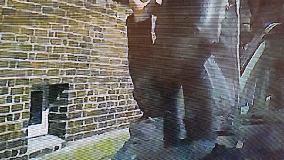 Poszukiwany przez policję mężczyzna ma ok. 30-35 lat