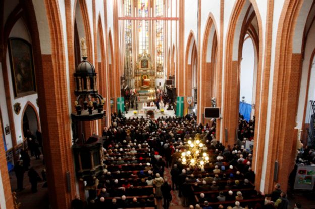 Większość Polaków jest bardzo krytyczna. Chodzi o stanowisko Kościoła wobec rządów PiS