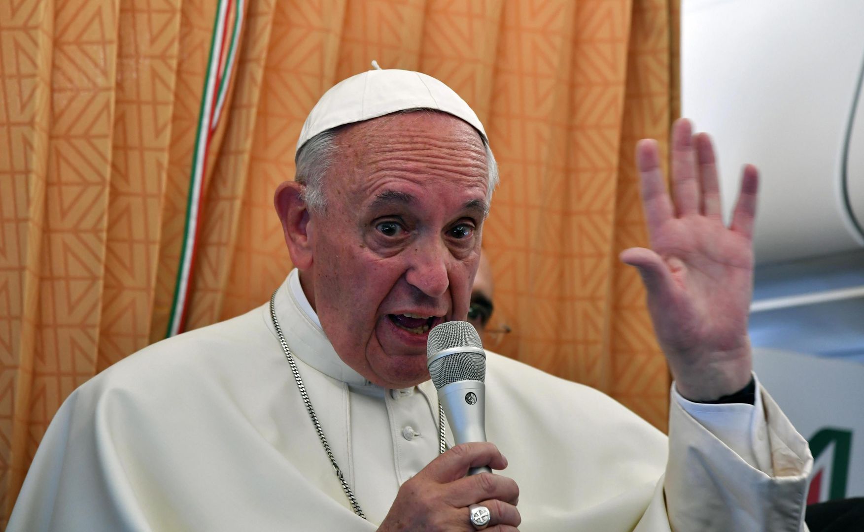 Papież Franciszek przeprasza za słowa o "braku dowodów" 