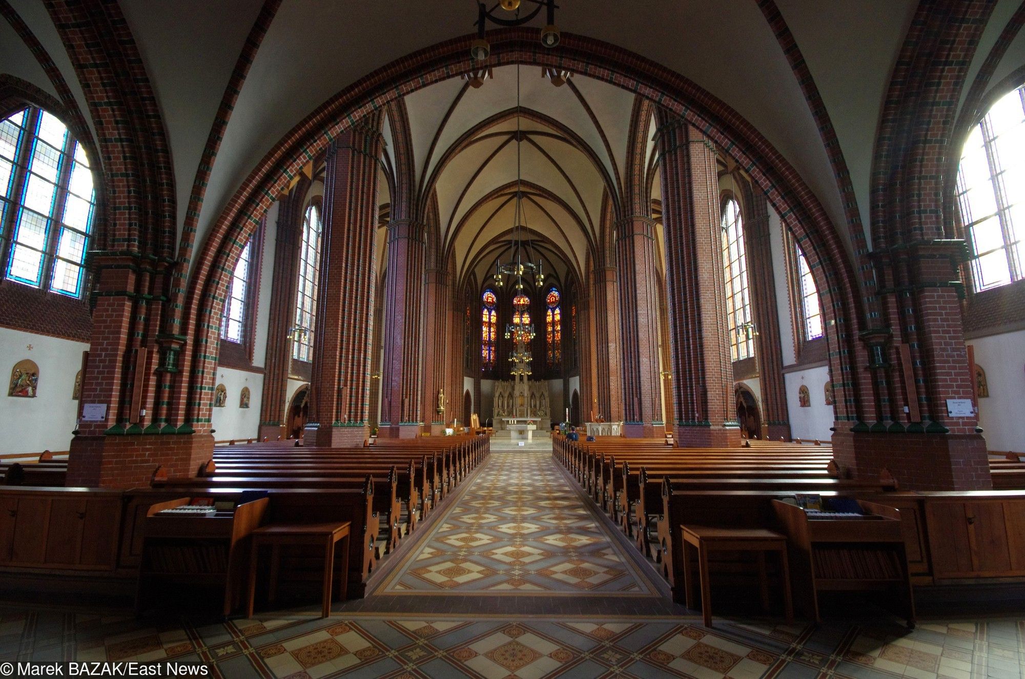 Celem ataków w Niemczech stają się chrześcijanie: ich kościoły i symbole religijne