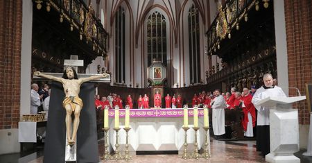 Koronawirus. W kościołach odczytywany jest list. "U mnie nie było"