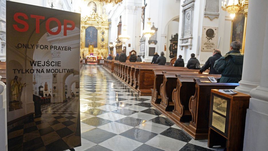 Koronawirus na świecie. Watykan wydaje wyjątkowe zalecenia
