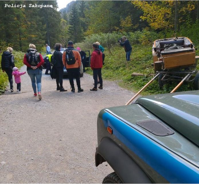 Tatry. Woźnica przewrócił dorożkę z turystami w Dolinie Kościeliskiej