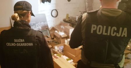 Mazowieckie: policja przechwyciła prawie 50 tys. szt. „podróbek” m.in. perfum i odzieży o wartości niemal 7 mln. zł