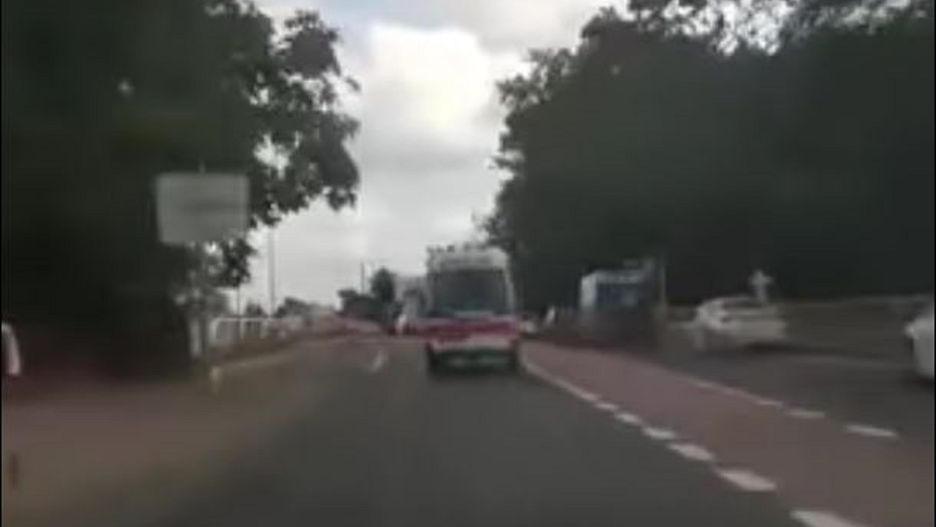 Policja prosi o pomoc w ustaleniu tożsamości pirata drogowego