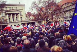 Telefon nie działał ci podczas manifestacji? Wiemy, dlaczego tak jest