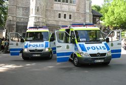 Nietypowy atrybut szwedzkiej policji. Funkcjonariusze dostali miotły