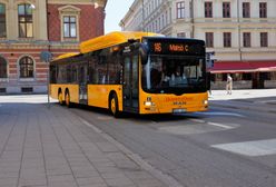 "Za dużo pokazujesz". 19-latka wyrzucona ze szwedzkiego autobusu