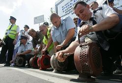 Niezadowoleni policjanci pod Sejmem