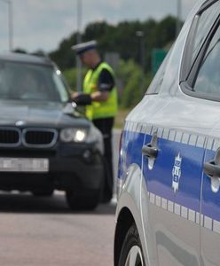 Nastolatek z BMW złamał kilka przepisów. Na policję przywiózł go ojciec