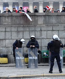 Policjanci oddali premie za 11 listopada. Honorowy gest mundurowych z Krakowa