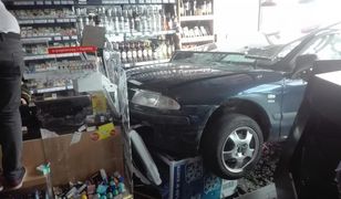 Radom. Wjechał w budynek stacji benzynowej