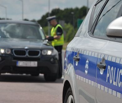 Kradną auta z policyjnych parkingów. Zwinęli już Range Rovera i Porsche Cayenne