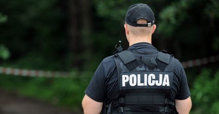 100 etatów dla policjantów walczących z rasizmem