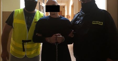 21-latek z zazdrości próbował zasztyletować dwóch bliźniaków