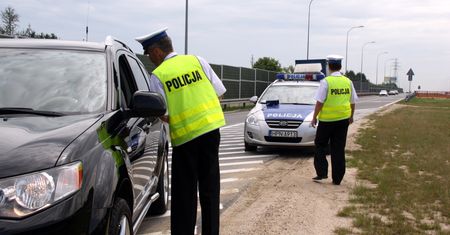 Policja oraz NFZ otrzymają więcej pieniędzy. Sejm przyjął ustawę