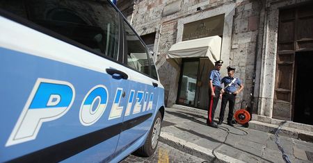 6-latka zadzwoniła na policję. "On bije moją mamę"