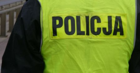 Nożownik zaatakował policjantów. Trwają poszukiwania