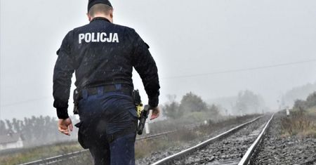 Lubuskie. Uratowany w ostatniej chwili przed pędzącym pociągiem
