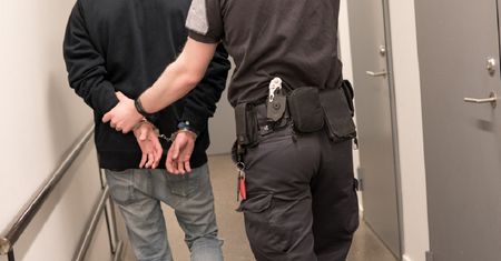Bestialsko zamordował własną matkę. 39-latek znęcał się nad nią od lat