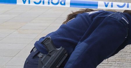 Nagie ciało kobiety nad rzeką Luciążą
