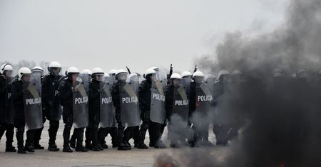 Dziwny przetarg polskiej policji. Kupili broń, zapomnieli o kaburach i ładownicach?