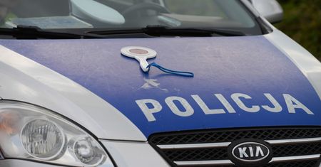 Tragiczny wypadek w Gdyni. Auto uderzyło w słup, zginęły trzy osoby