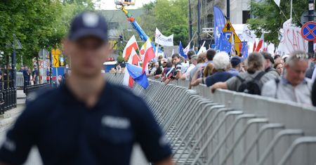 To ile było osób? Rozbieżne dane policji i ratusza