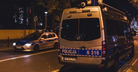 Warszawa: Obywatel Stanów Zjednoczonych skazany za kradzież samochodów