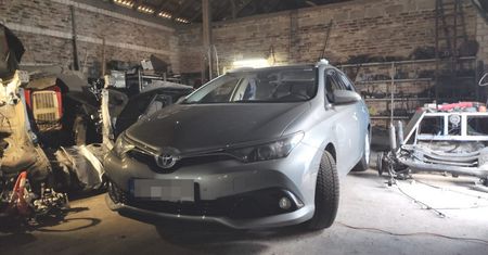 Policja odkryła dziuplę samochodową. W środku niemieckie toyoty