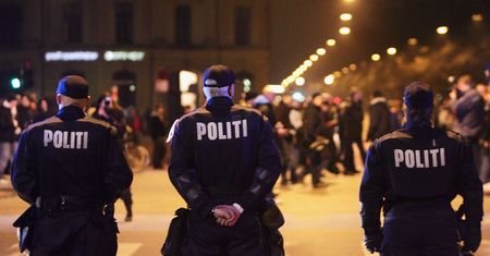 Chciała wysadzić dwie szkoły. 17-latka wspierająca ISIS zatrzymana