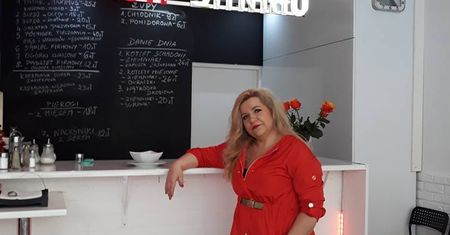 Karmi bezdomnych, pomaga kobietom w potrzebie. "Urzędnicy chcą mnie tego pozbawić"