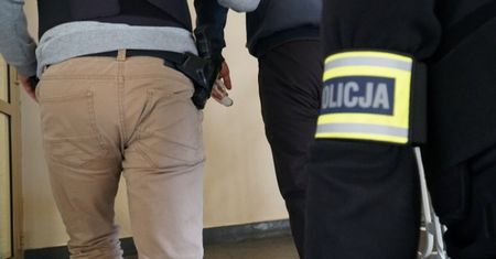 Piastów. Włamał się do domu i strzelał do lokatorów. Zatrzymania i areszt za strzelaninę