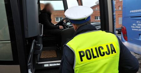 Nowe Skalmierzyce. Kontroler zwolniony z pracy. Atak na nastolatka