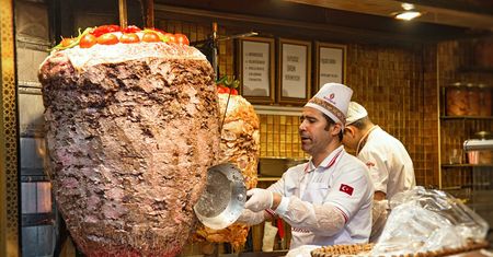 Kupiła kebab za 2775 zł. Klientka pomyliła PIN z ceną