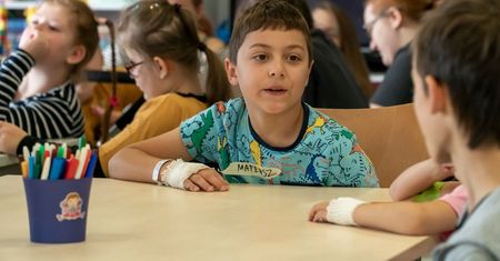 "Spójrz na szpital ich oczami". Fundacja K.I.D.S. zmienia na dobre życie małych pacjentów