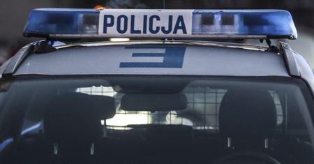 Potrącił policjantkę. Trwają poszukiwania mężczyzny