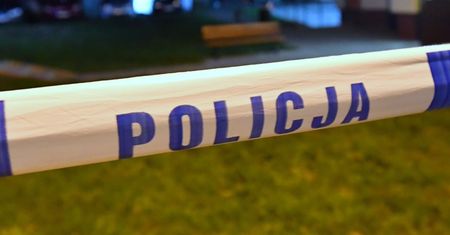 Przechodnie w Piasecznie znaleźli ciało kobiety. Policja rozpoczęła śledztwo