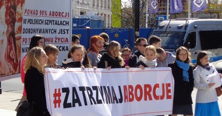 "Temat aborcji wróci jesienią". Kaja Godek rekrutuje wolontariuszy
