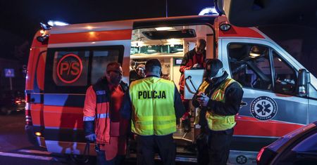 Policyjny pościg. Jeden z funkcjonariuszy ma złamaną rękę