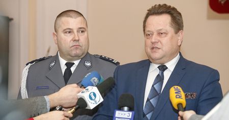 Szef podlaskiej policji chce odegrać się na posłance PO. Nawołuje do pisania anonimów