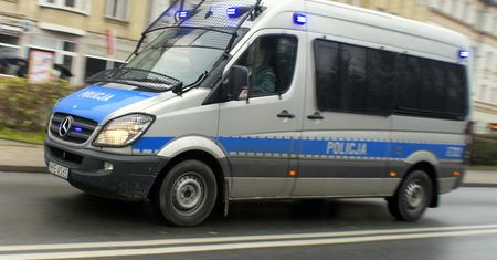 Szukali podwózki do domu. Upozorowali wypadek