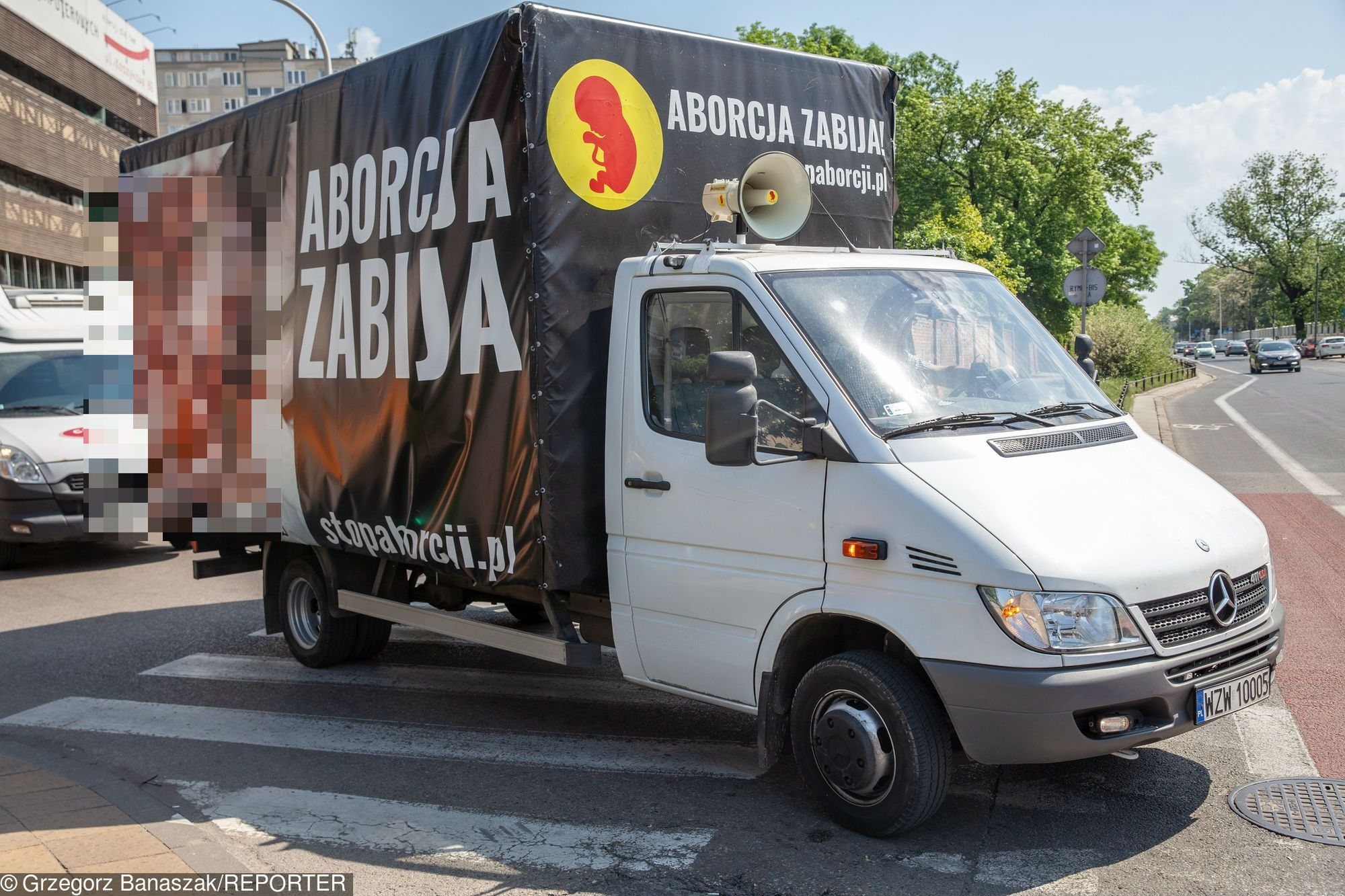Ciężarówki antyaborcyjne to jedno z narzędzi Fundacji Pro - Prawo do życia