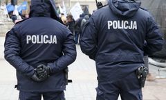 Ojciec uprowadził dziecko. Zdesperowana matka jechała dwa kilometry na masce jego auta