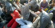 Policja usuwała siłą protestujących przeciwko wojnie w Iraku