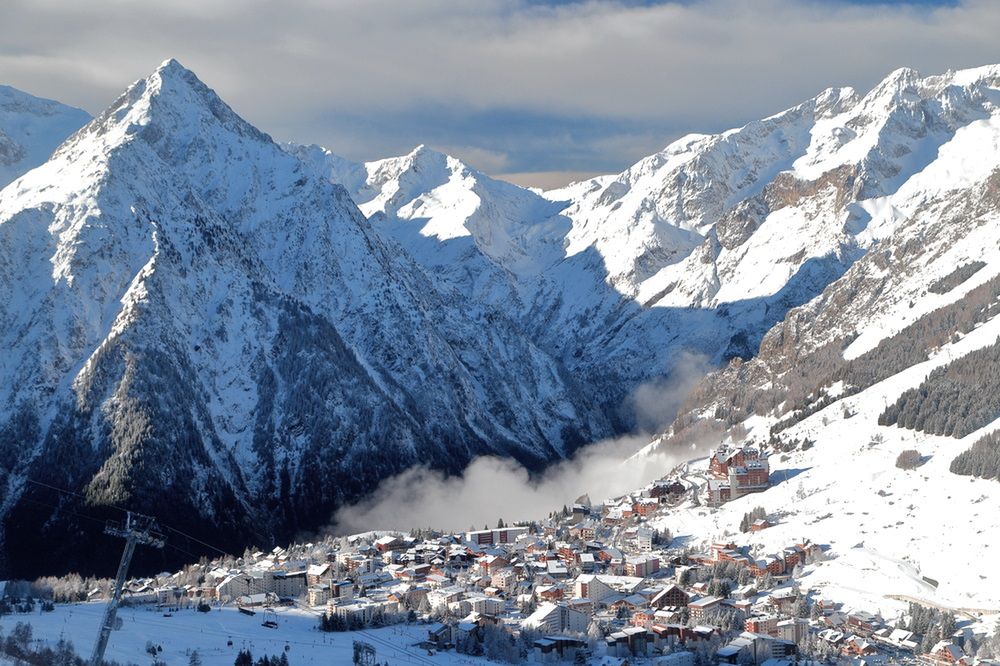 Okazja dnia: Zakosztuj zimowego szaleństwa. Odwiedź kurort narciarski Les Deux Alpes